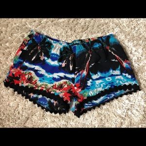 Tropical patterned shorts